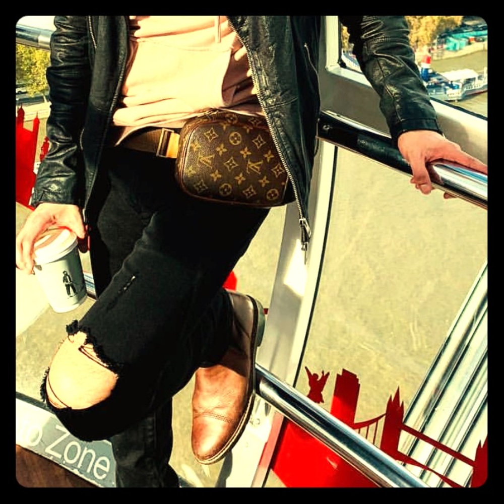 LOUIS VUITTON Monogram Pochette Gange